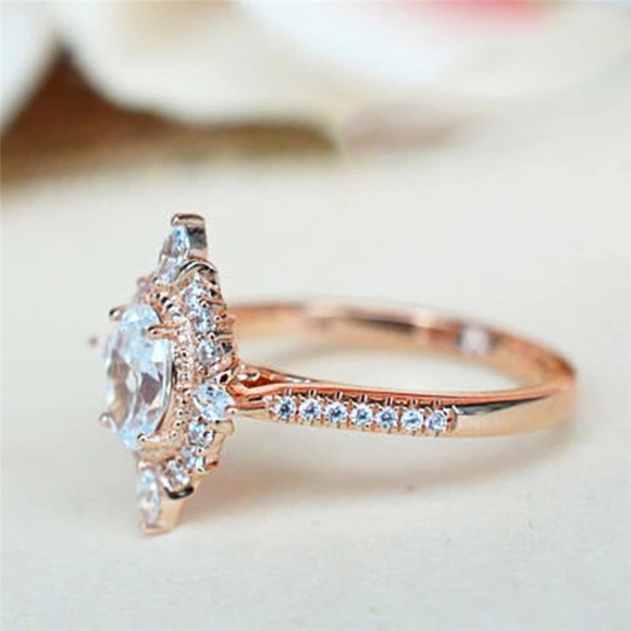 5⭐️ FAV BESTSELLER CZ dainty vintage diamond ring - Picture 6 of 7